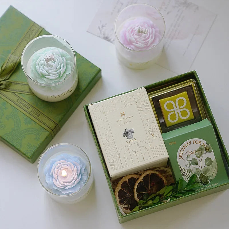 Bloom Candle – Handgemachte Boho Blütenkerze aus Sojawachs