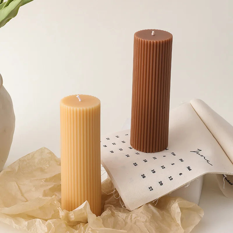 Pillar Glow – Handgemachte Boho Stabkerzen aus Sojawachs